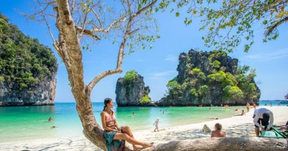 Hong island and surrounding